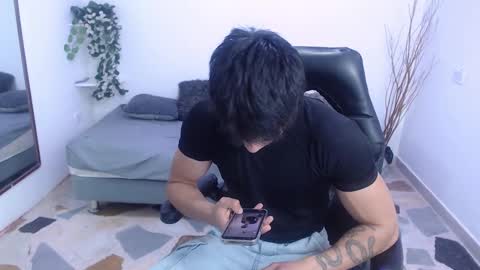 Snapshot of ian_west chatting on February 11, 2026, 11:59 am Ian online show from February 11, 2026, 11:59 am