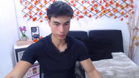 Snapshot of ian_west chatting on February 18, 2026, 12:01 pm Ian online show from February 18, 2026, 12:01 pm