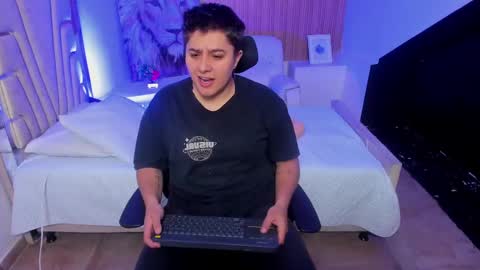 Snapshot of iangilbert chatting on September 15, 2025, 8:31 pm ian online show from September 15, 2025, 8:31 pm