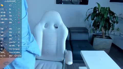 Snapshot of iangilbert chatting on September 19, 2025, 8:09 pm ian online show from September 19, 2025, 8:09 pm