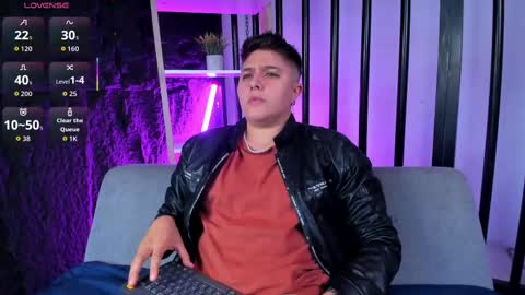 Snapshot of iangilbert chatting on October 18, 2025, 9:37 pm ian online show from October 18, 2025, 9:37 pm