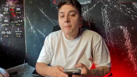 Snapshot of iangilbert chatting on October 25, 2025, 9:53 pm ian online show from October 25, 2025, 9:53 pm