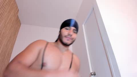 Snapshot of ibraiimm chatting on October 30, 2025, 10:43 pm Ibraim online show from October 30, 2025, 10:43 pm