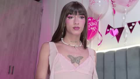 Crystall online show from February 14, 2026, 5:21 pm