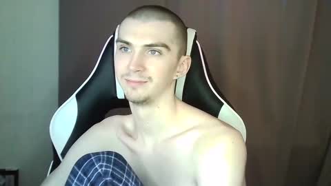 MAX online show from February 2, 2025, 11:51 am