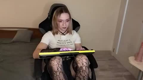 Jade online show from February 3, 2026, 3:50 pm