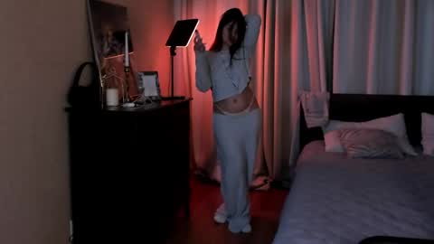Aiza online show from May 12, 2026, 1:36 am