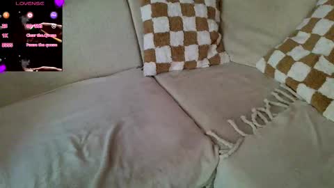 SnowTiger online show from October 30, 2025, 1:34 pm