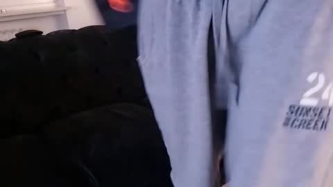 icheinfachich13 online show from October 5, 2025, 11:02 pm