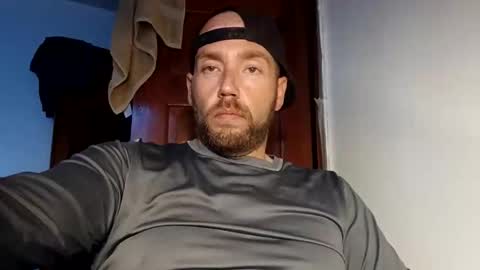 icyfucktoy online show from November 10, 2025, 4:44 am