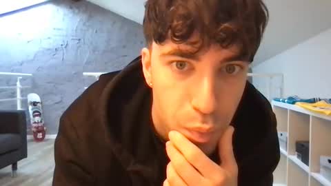 Snapshot of icyninesix chatting on January 3, 2025, 9:04 am icyninesix online show from January 3, 2025, 9:04 am