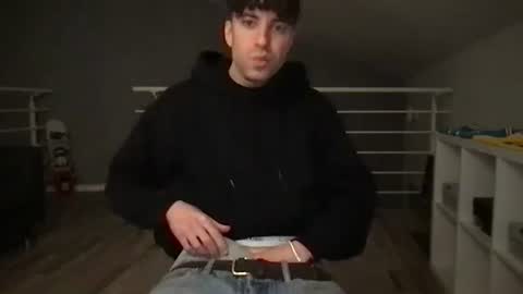 Snapshot of icyninesix chatting on January 17, 2025, 2:18 am icyninesix online show from January 17, 2025, 2:18 am