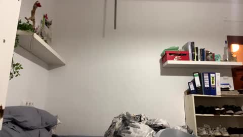 Snapshot of idkwhattowatch chatting on February 5, 2025, 6:04 pm idkwhattowatch online show from February 5, 2025, 6:04 pm