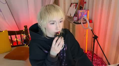 Emmy  help me reach 100 thumbs up online show from February 20, 2026, 6:30 pm