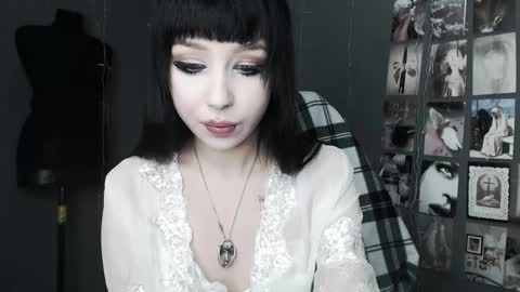 iiiiiiis online show from May 26, 2026, 8:38 pm