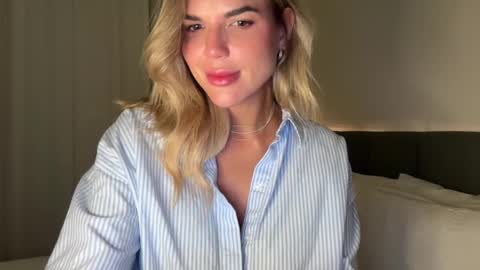 Snapshot of iiivy_ chatting on December 7, 2024, 4:31 am Ivy online show from December 7, 2024, 4:31 am