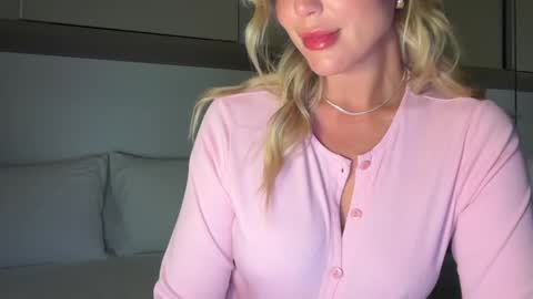 Snapshot of iiivy_ chatting on March 10, 2025, 10:45 pm Ivy online show from March 10, 2025, 10:45 pm