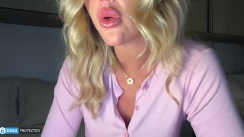 Snapshot of iiivy_ chatting on September 10, 2025, 12:10 am Ivy online show from September 10, 2025, 12:10 am