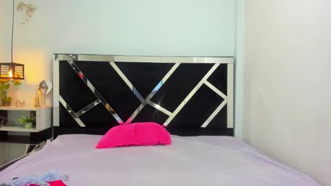 Snapshot of iisabella_noa chatting on September 10, 2025, 12:38 pm Isabella online show from September 10, 2025, 12:38 pm