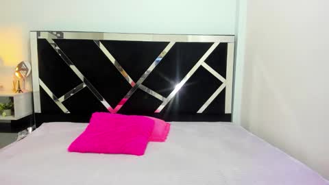 Snapshot of iisabella_noa chatting on September 20, 2025, 12:39 pm Isabella online show from September 20, 2025, 12:39 pm