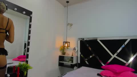 Snapshot of iisabella_noa chatting on September 26, 2025, 1:37 pm Isabella online show from September 26, 2025, 1:37 pm