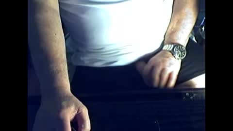 ikissuuuu online show from March 24, 2026, 4:12 pm