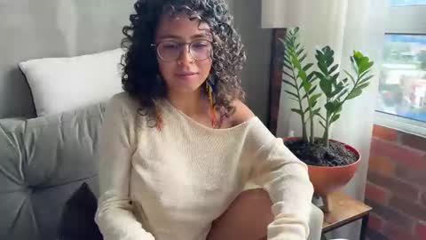 Snapshot of illaroom chatting on February 24, 2025, 10:03 pm Kloe online show from February 24, 2025, 10:03 pm