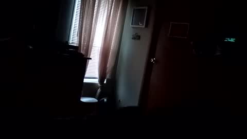 Snapshot of iloomin8 chatting on January 25, 2025, 12:58 pm Iloomin8ion online show from January 25, 2025, 12:58 pm