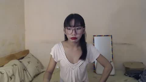 Snapshot of iloveyou28xx chatting on February 18, 2026, 8:27 pm CALL ME JEN YOUR SWEET GIRL 3 online show from February 18, 2026, 8:27 pm