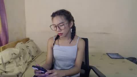 Snapshot of iloveyou28xx chatting on February 19, 2026, 9:16 am CALL ME JEN YOUR SWEET GIRL 3 online show from February 19, 2026, 9:16 am