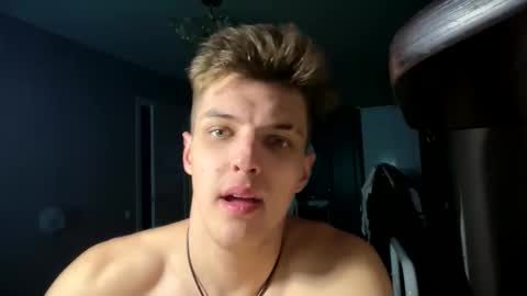 ilyahrr online show from March 22, 2026, 8:23 pm