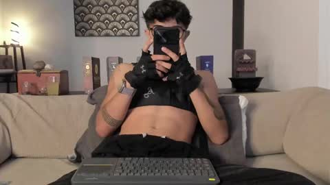 IM  THOMAS online show from May 16, 2026, 2:52 am