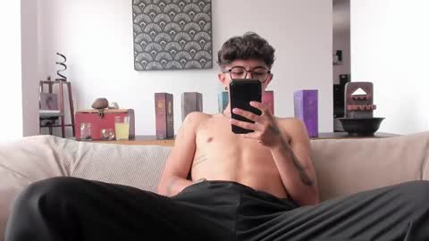 IM  THOMAS online show from May 16, 2026, 6:28 pm