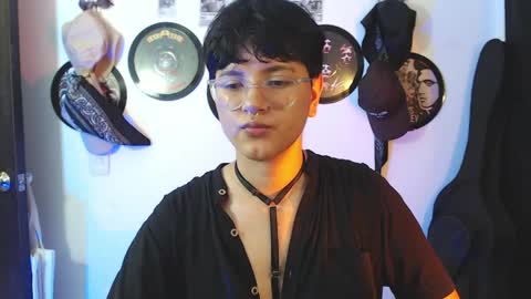 Sophie online show from May 15, 2026, 11:45 pm