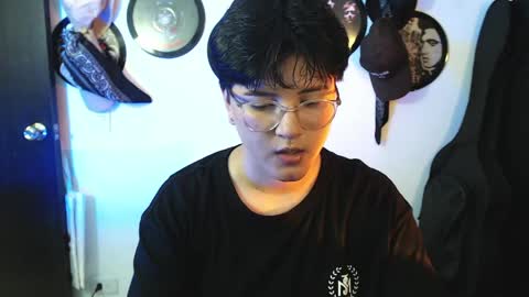 Sophie online show from May 17, 2026, 6:11 am