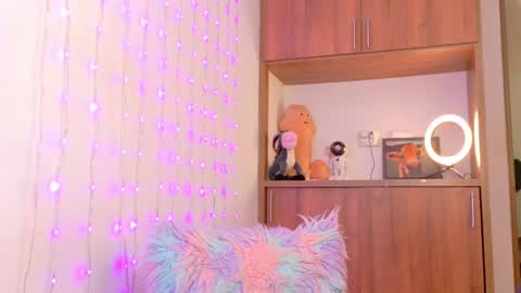 im_anna_ online show from April 18, 2026, 8:20 pm