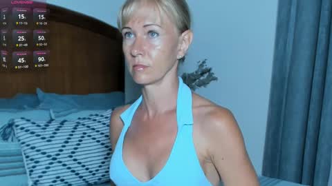Snapshot of im_beautiful chatting on October 1, 2025, 12:00 pm Christine - online show from October 1, 2025, 12:00 pm