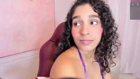 Snapshot of im_beliinda chatting on October 1, 2025, 4:40 am Belinda Mesa online show from October 1, 2025, 4:40 am