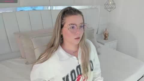 DAHLIA online show from February 22, 2025, 7:58 pm