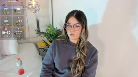 DAHLIA online show from October 29, 2025, 11:17 pm