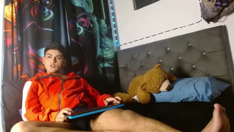 im_juanda online show from November 10, 2025, 8:52 pm