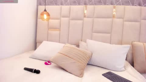 im_miadoll online show from March 7, 2026, 7:55 pm