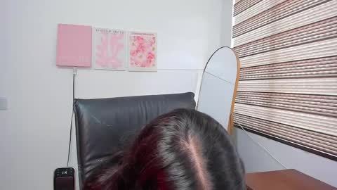 Mia online show from March 31, 2026, 6:08 pm