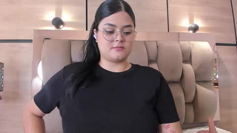 im mou  online show from January 8, 2026, 1:02 pm