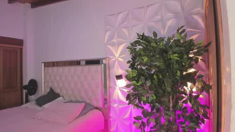 Snapshot of im_sebaslopez chatting on September 27, 2025, 11:37 am im_sebaslopez online show from September 27, 2025, 11:37 am