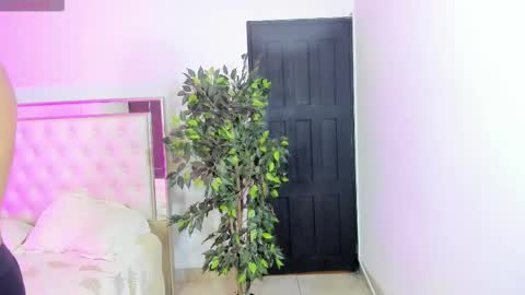 im_sebaslopez online show from January 5, 2026, 7:39 pm