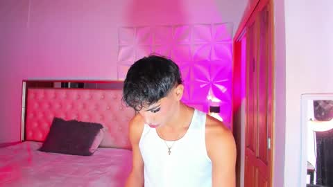 im_sebaslopez online show from March 6, 2026, 7:43 pm