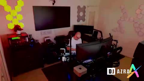 Snapshot of imdjazra chatting on December 28, 2024, 3:59 pm DJ Azra online show from December 28, 2024, 3:59 pm