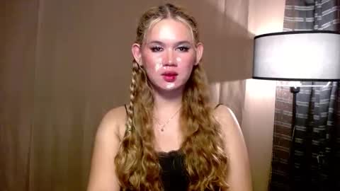 Snapshot of imjustasluttyintownxxx chatting on December 4, 2025, 2:04 pm Mika online show from December 4, 2025, 2:04 pm