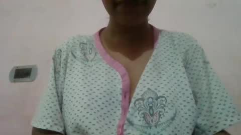 Snapshot of imlovelyrose chatting on December 12, 2024, 3:10 am ROSE online show from December 12, 2024, 3:10 am
